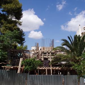  ΤΕΤΡΑΟΡΟΦΗ ΟΙΚΟΔΟΜΗ ΜΕ ΥΠΟΓΕΙΟ PILOTIS ΚΑΙ ΔΩΜΑ