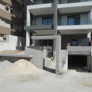 ΠΕΝΤΑΟΡΟΦΗ ΟΙΚΟΔΟΜΗ ΜΕ 2 ΥΠΟΓΕΙΟ PILOTIS ΚΑΙ ΔΩΜΑ