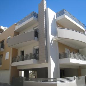 ΔΙΩΡΟΦΗ ΟΙΚΟΔΟΜΗ ΜΕ ΥΠΟΓΕΙΟ PILOTIS ΚΑΙ ΔΩΜΑ