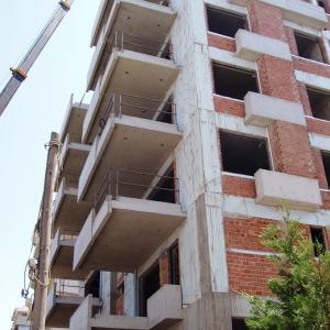 ΠΕΝΤΑΟΡΟΦΗ ΟΙΚΟΔΟΜΗ ΜΕ ΥΠΟΓΕΙΟ PILOTIS ΚΑΙ ΔΩΜΑ